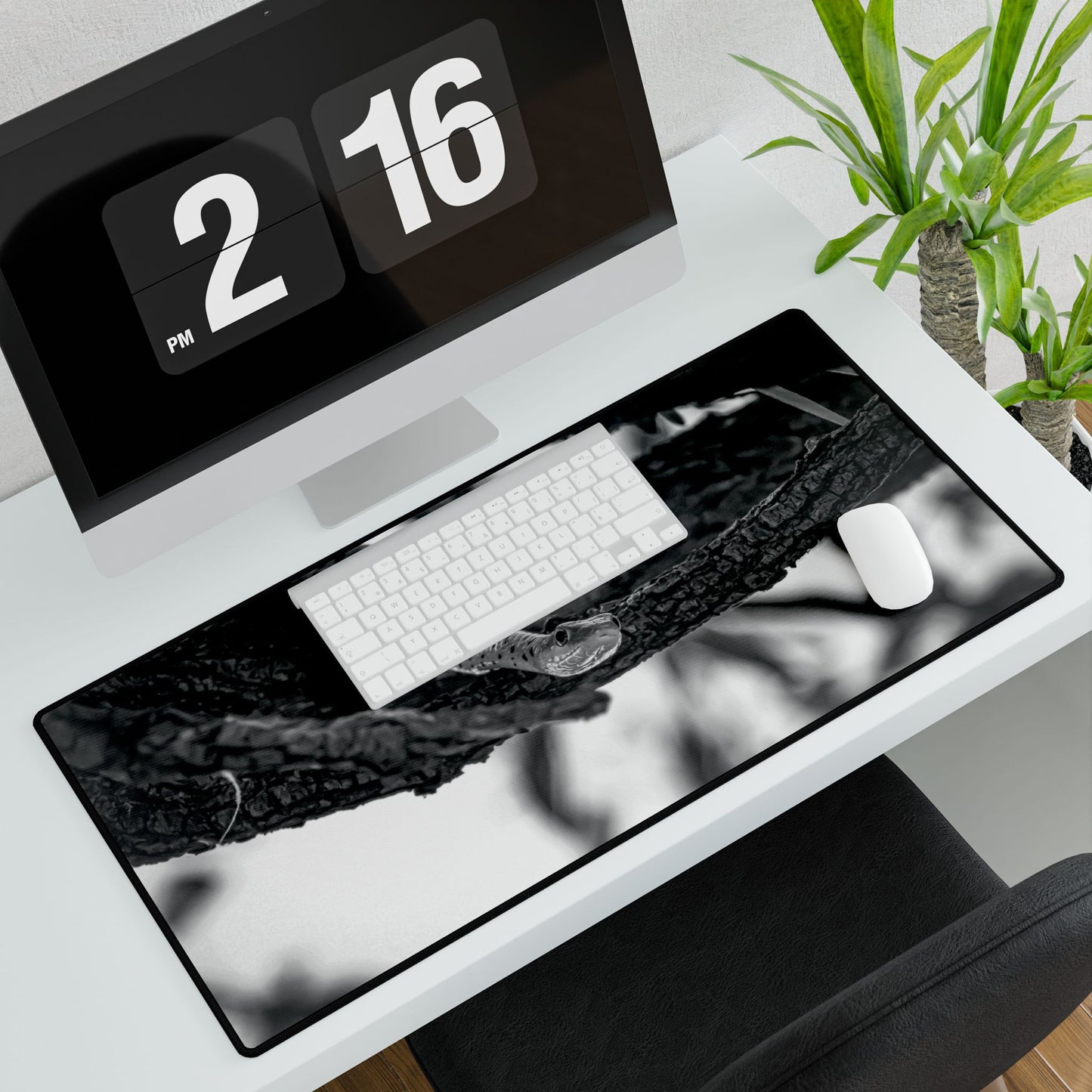 Spotted-Bush Snake Desk Mats B&W