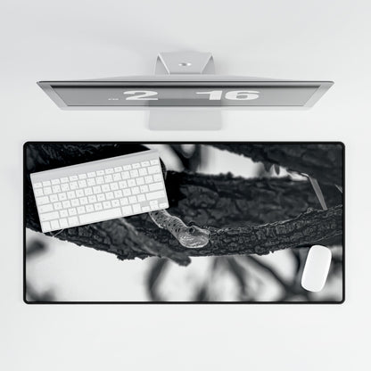 Spotted-Bush Snake Desk Mats B&W