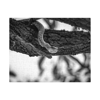 Spotted Bush Snake Puzzle with Tin B&W 10" × 8" (110 pcs)