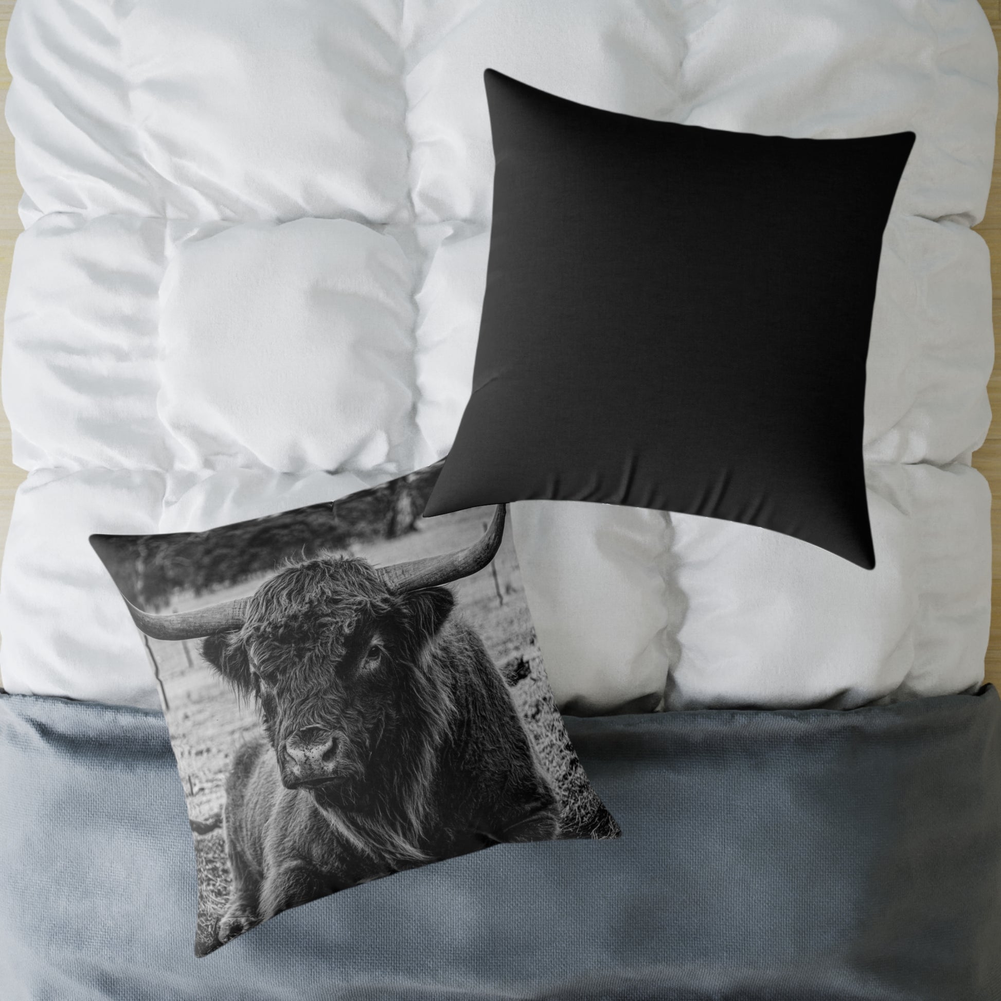 Highland Cattle Pillow B&W