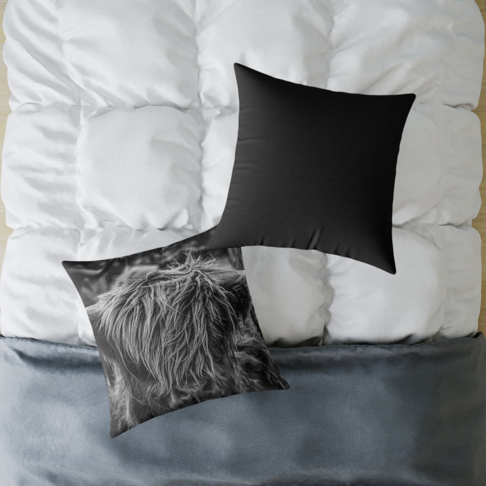 Highland Cattle Pillow B&W