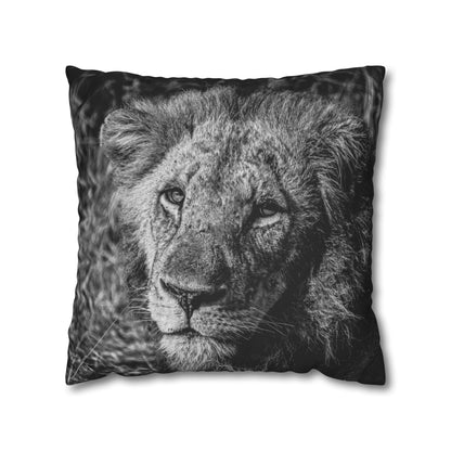 Poly Canvas Pillowcase - Old Lion B&W 20" × 20"