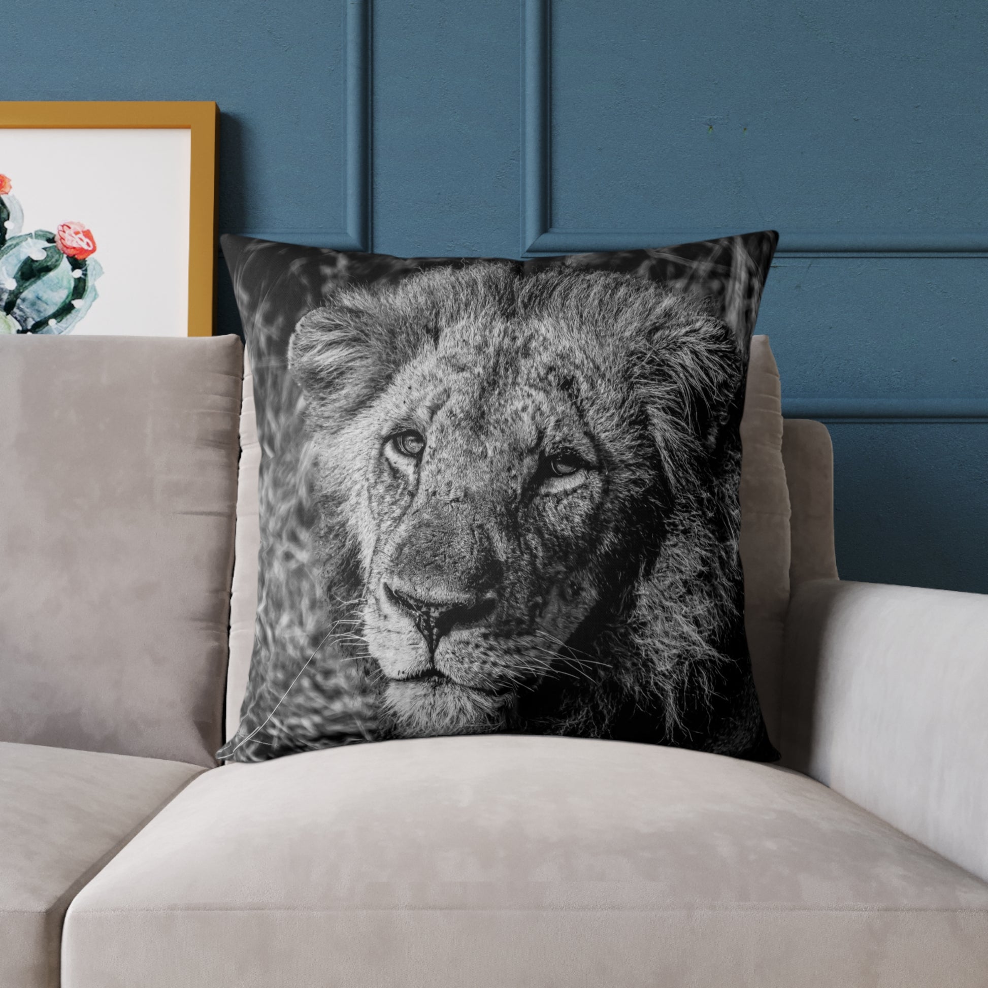 Old Lion Pillow B&W