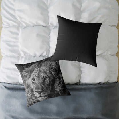 Old Lion Pillow B&W