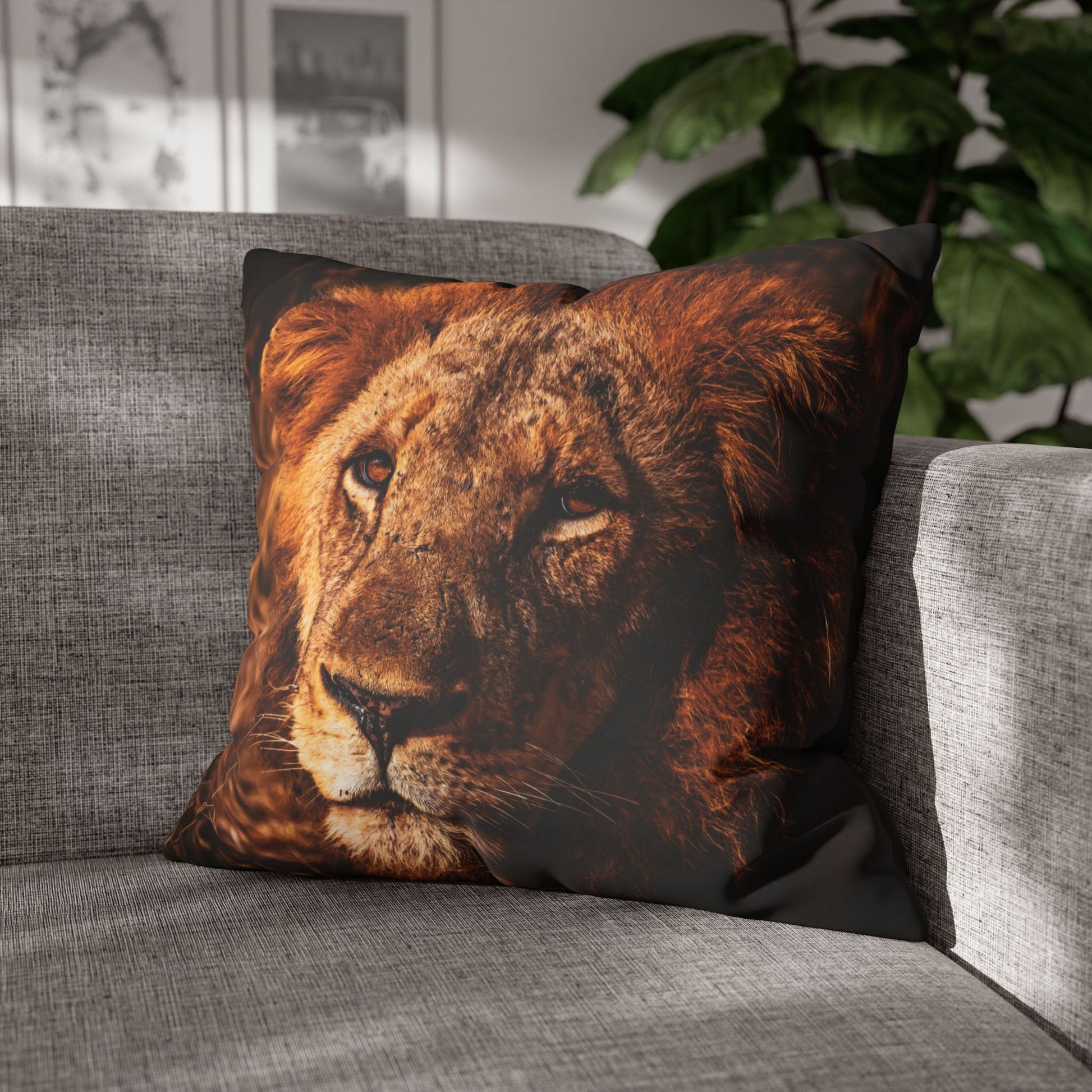 Poly Canvas Pillowcase - Old Lion