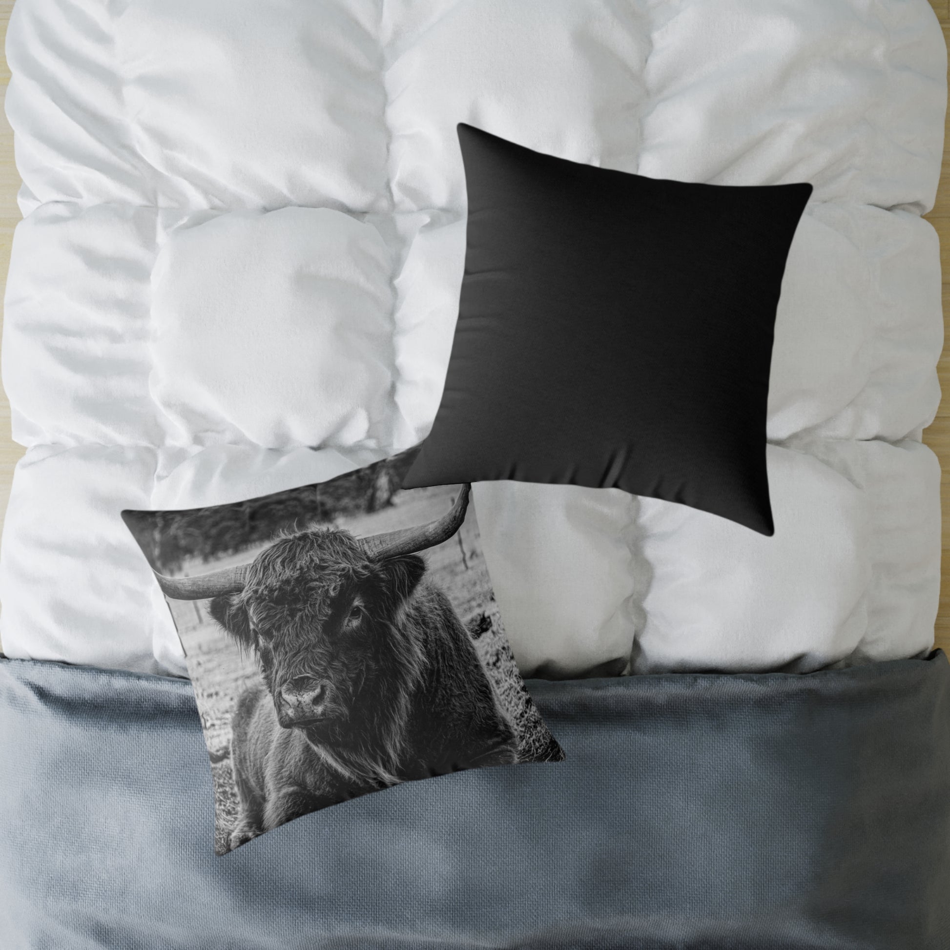 Highland Cattle Pillow B&W