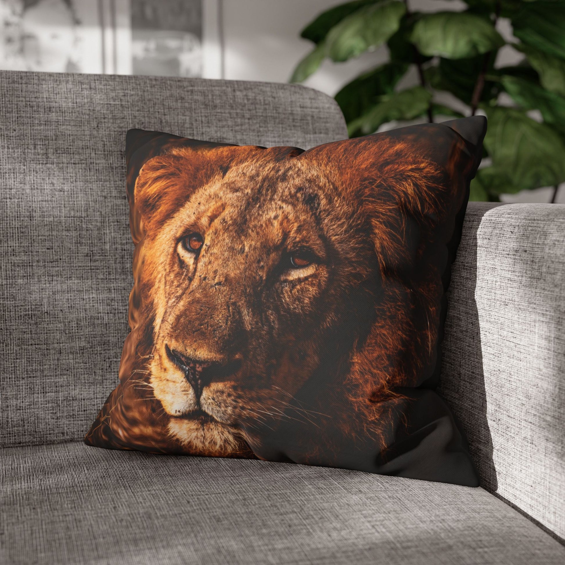 Poly Canvas Pillowcase - Old Lion