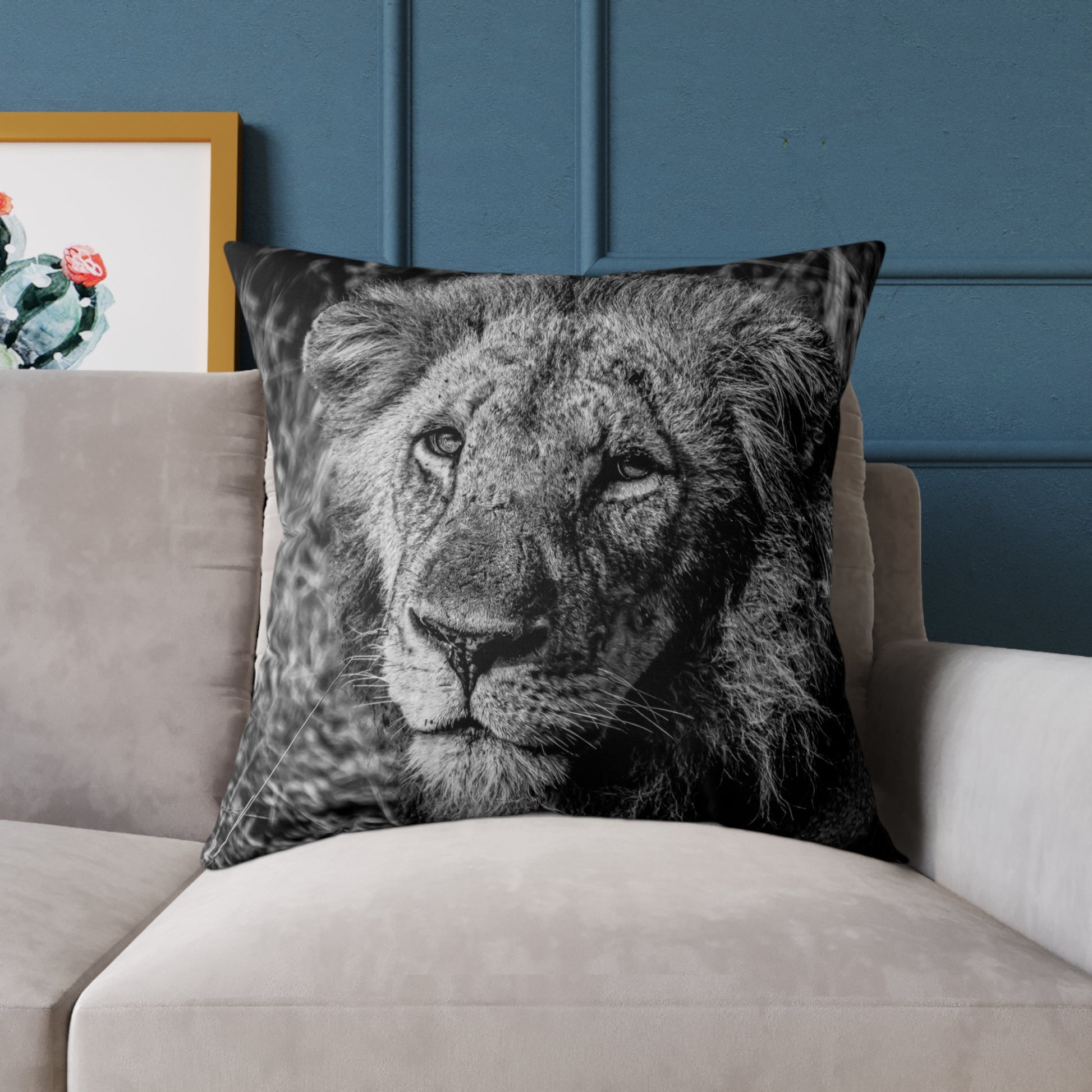 Old Lion Pillow B&W